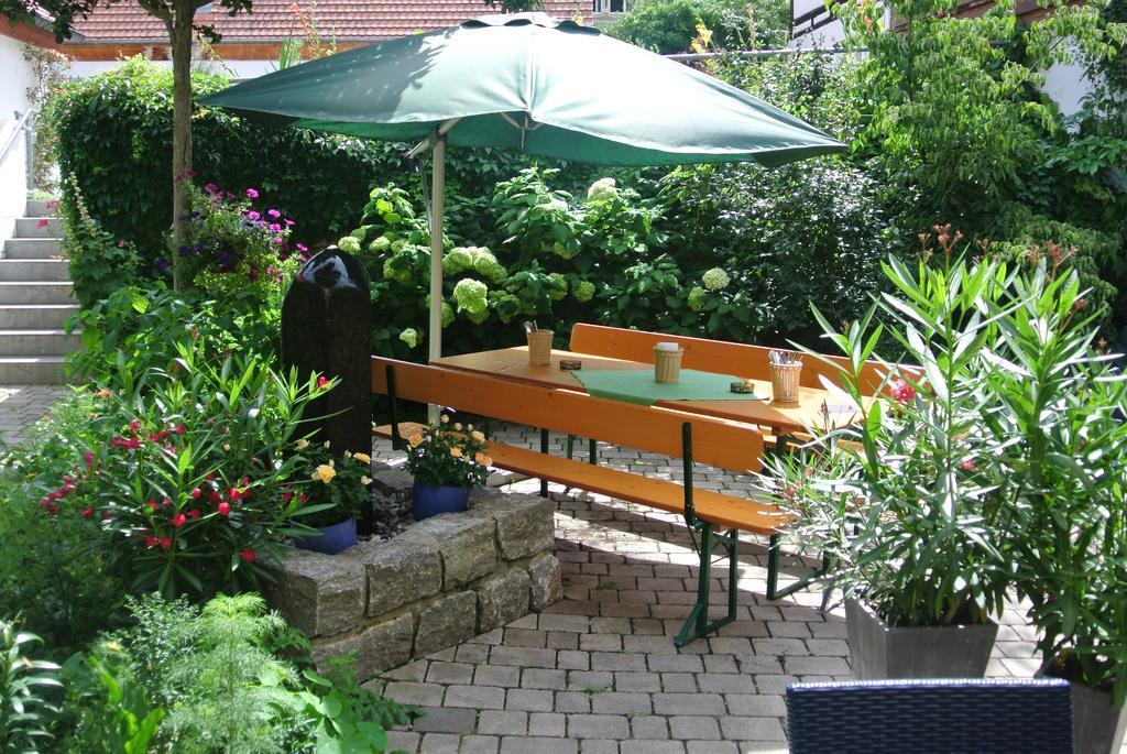 Hotel-Restaurant Goldenes Lamm Dinkelsbühl Exterior foto