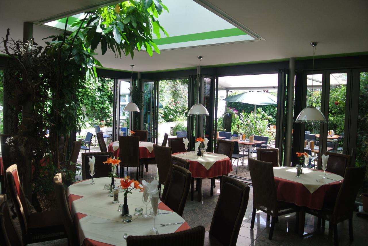 Hotel-Restaurant Goldenes Lamm Dinkelsbühl Exterior foto